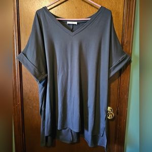 🎄 Grey cuffed tee